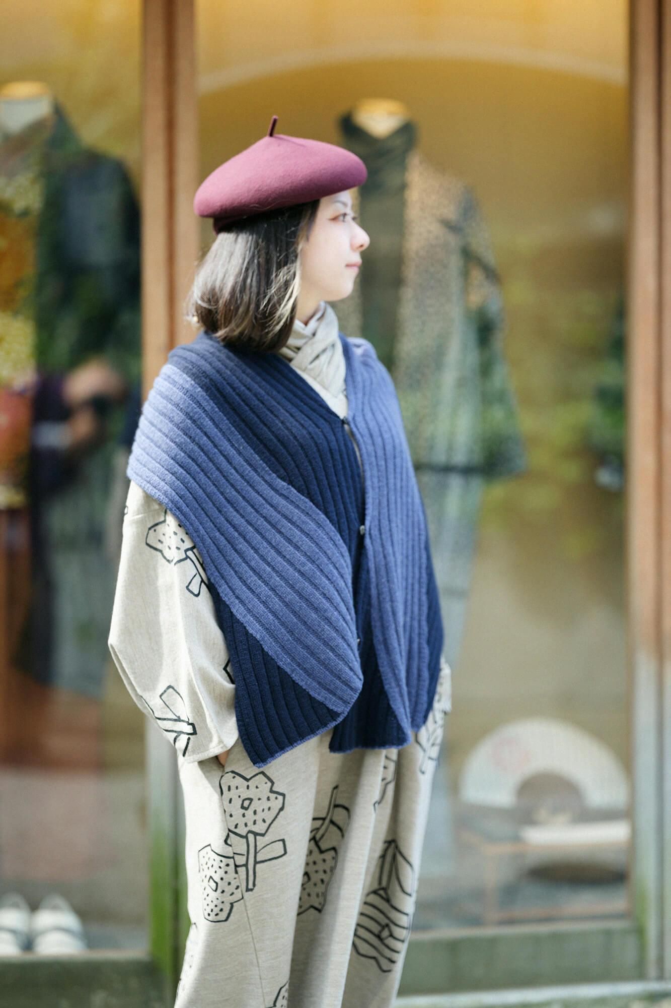 SOU・SOU×ALPHA カシミヤ 枯山水（かれさんすい） 染流し（そめながし）／深縹（こきはなだ）×深紺（しんこん）