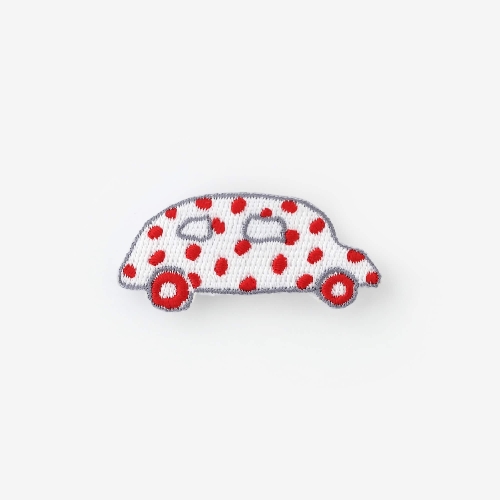 刺繍飾り（ししゅうかざり）／じどうしゃ あか