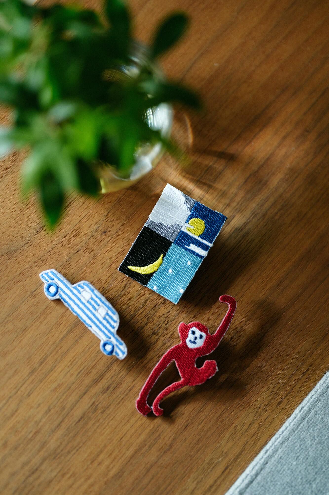 刺繍飾り（ししゅうかざり）／月と星