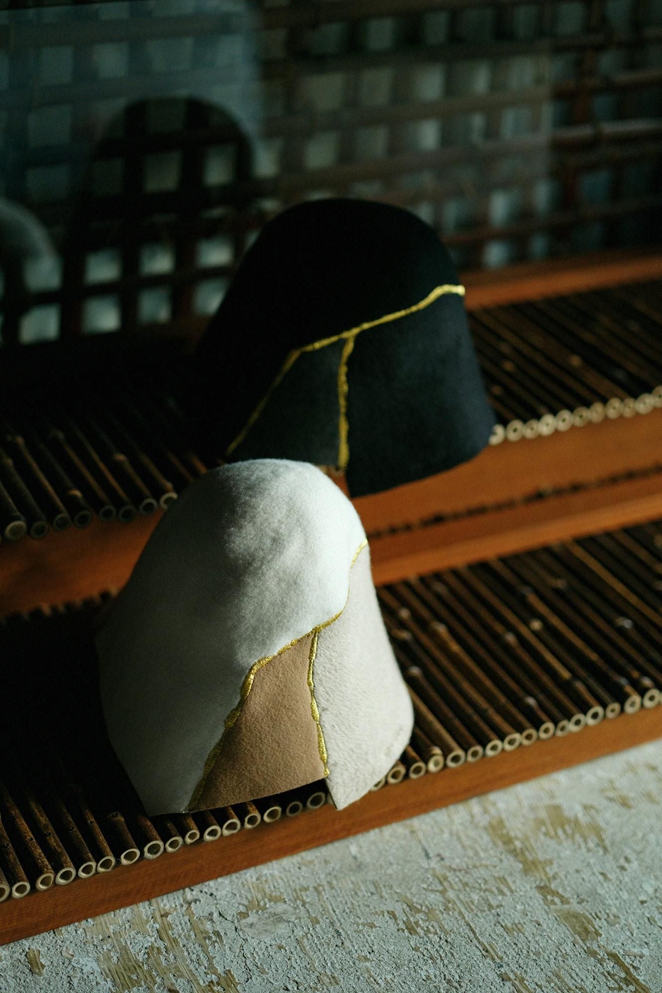呼び継ぎ冠（よびつぎかん）／乳白（にゅうはく）