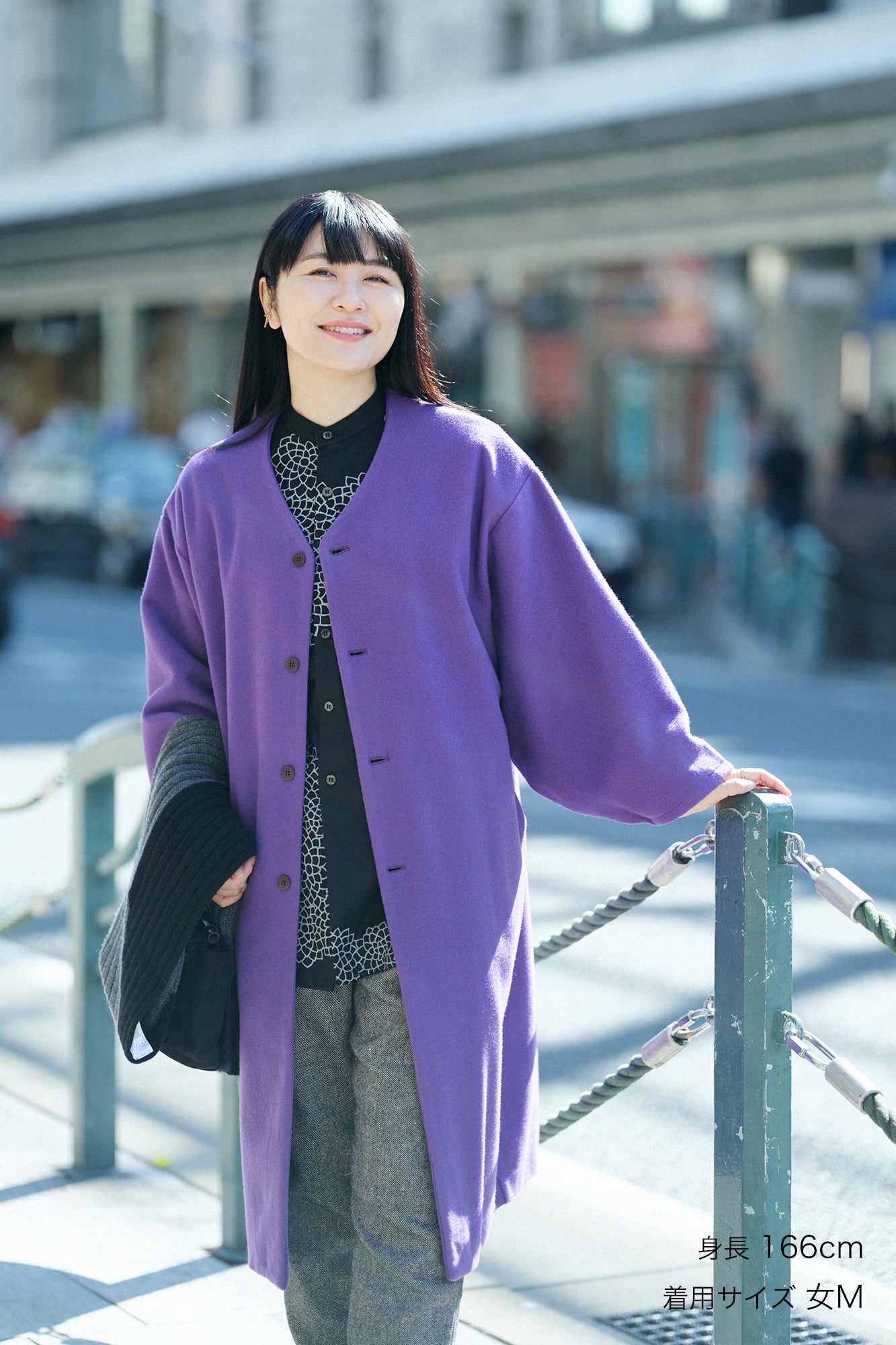 ウールメルトン 薙刀羽織（なぎなたばおり） 長丈（ながたけ） 袷（あわせ）／京紫（きょうむらさき）×雲取り（くもどり）に菊